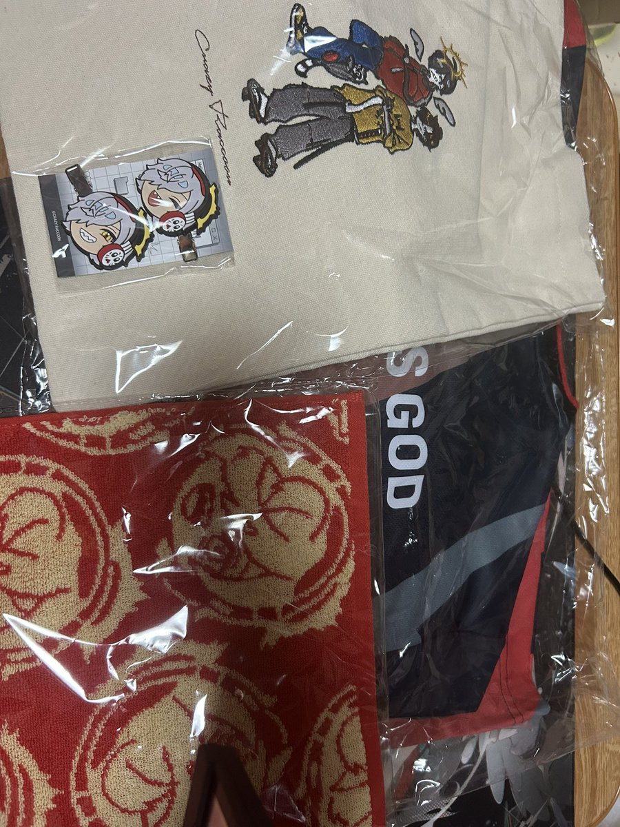 beriru0421's tweet photo. 再販のだる様のグッズ届いた〜(˶'ᵕ'˶ )︎
まじでおじじありがと(ㅅ˙ ˘ ˙ ) ｶﾝｼｬｯｯｯ https://t.co/pEiUjWynPN