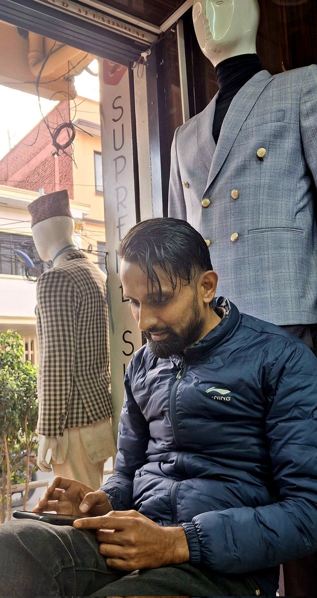 मंसिरमा नि कोट किन्न आएनन भन्नुहुन्छ मस्तेज्यु। लगन पो छ लगन नजुरेका बढी छन कि भने मैले।😃 <a href="/mastamaulana/">मस्ते</a>