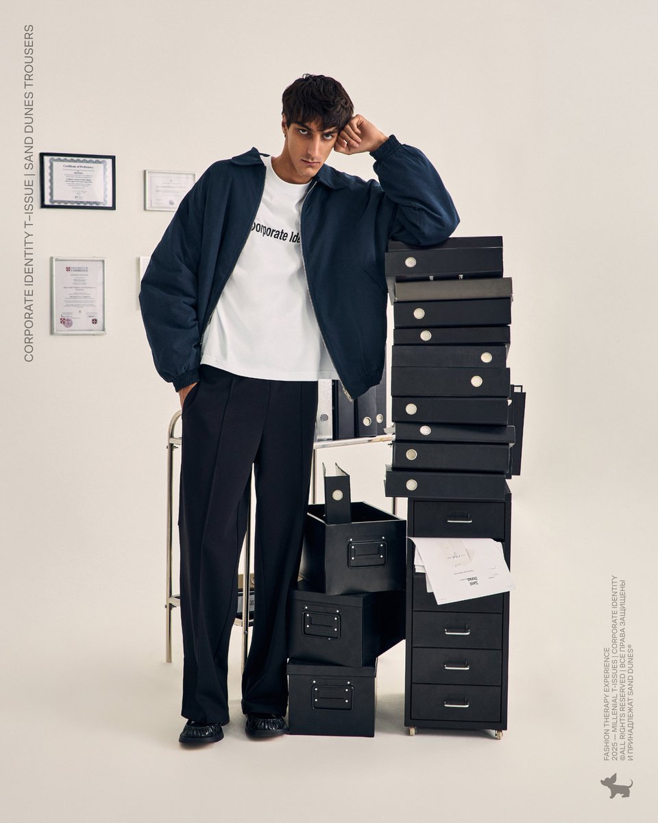 Первая коллекция доступна к просмотру и скоро в продаже. 

Мой взгляд на терапию от карьерного выгорания. Я так устал добиваться быть услышанным на работе в течение 12 лет. Синдром самозванца — пандемия поколения миллениалов. Слоганы дропа призваны сопереживать вам.