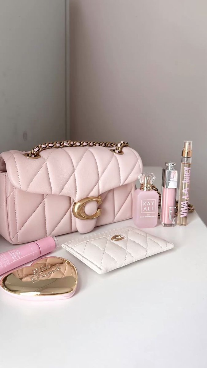 Beauty ✨ (@outfit_luxy) on Twitter photo 