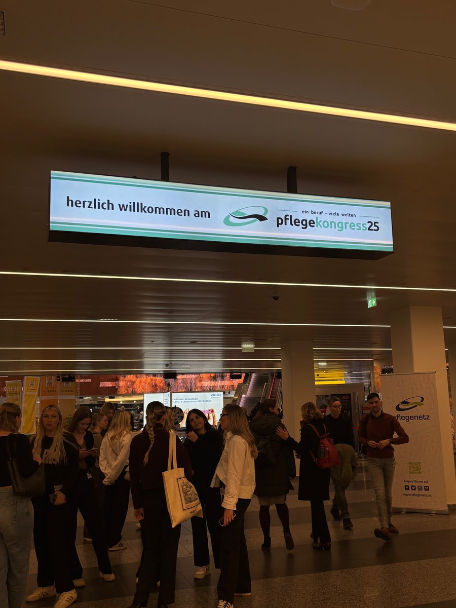 pflegenetz's tweet photo. #pflegekongress25 unter dem Motto: „sicherheit:vertrauen:beziehung = pflegequalität“
Der pflegekongress25 liegt hinter uns und ich bin noch immer voller Freude über zwei intensive, bewegende und unglaublich bereichernde Kongresstage am 27. &amp; 28. November im Austria Center Vienna https://t.co/F7iheQKKpt