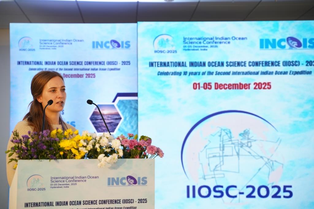 ESSO_INCOIS's tweet image. The Technical Session at #IIOSC2025 brought together diverse expertise through lead talks, oral &amp;amp; poster presentations, fostering rich scientific exchange and collaboration. More exciting sessions ahead—stay tuned! @moesgoi @IocUnesco @iioe_2