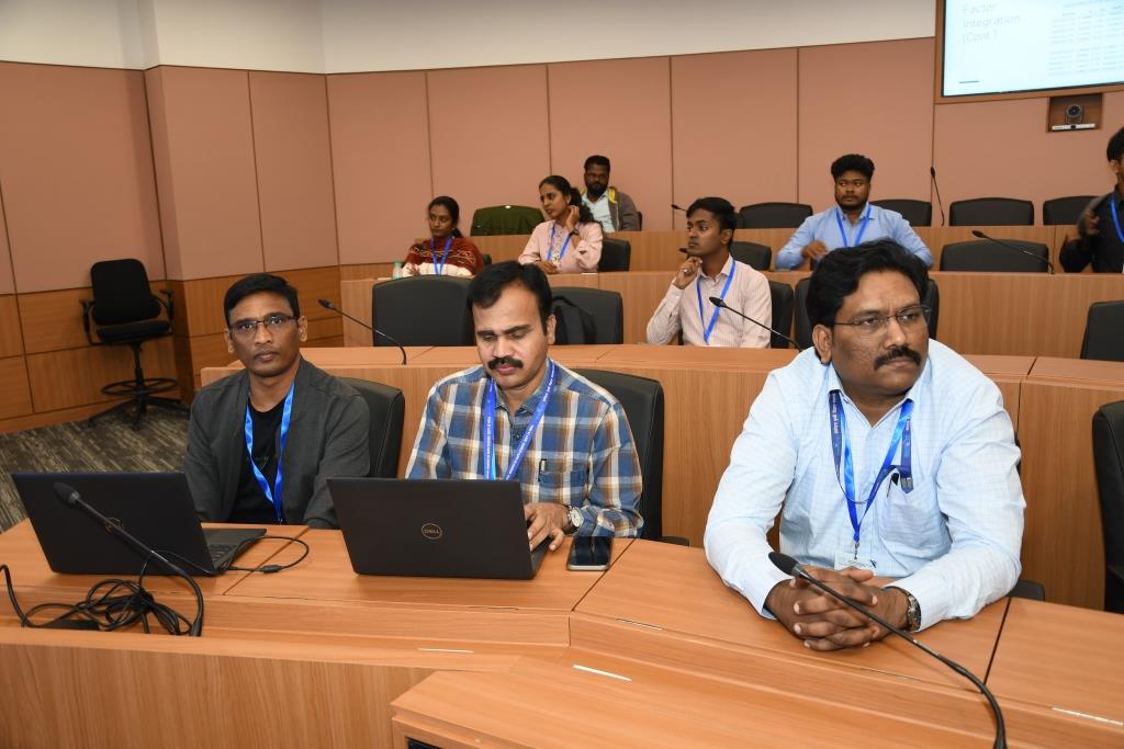 ESSO_INCOIS's tweet image. The Technical Session at #IIOSC2025 brought together diverse expertise through lead talks, oral &amp;amp; poster presentations, fostering rich scientific exchange and collaboration. More exciting sessions ahead—stay tuned! @moesgoi @IocUnesco @iioe_2