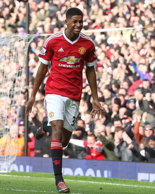 MelbourneBlokee's tweet image. 18 years old here. Clown of a commentator.