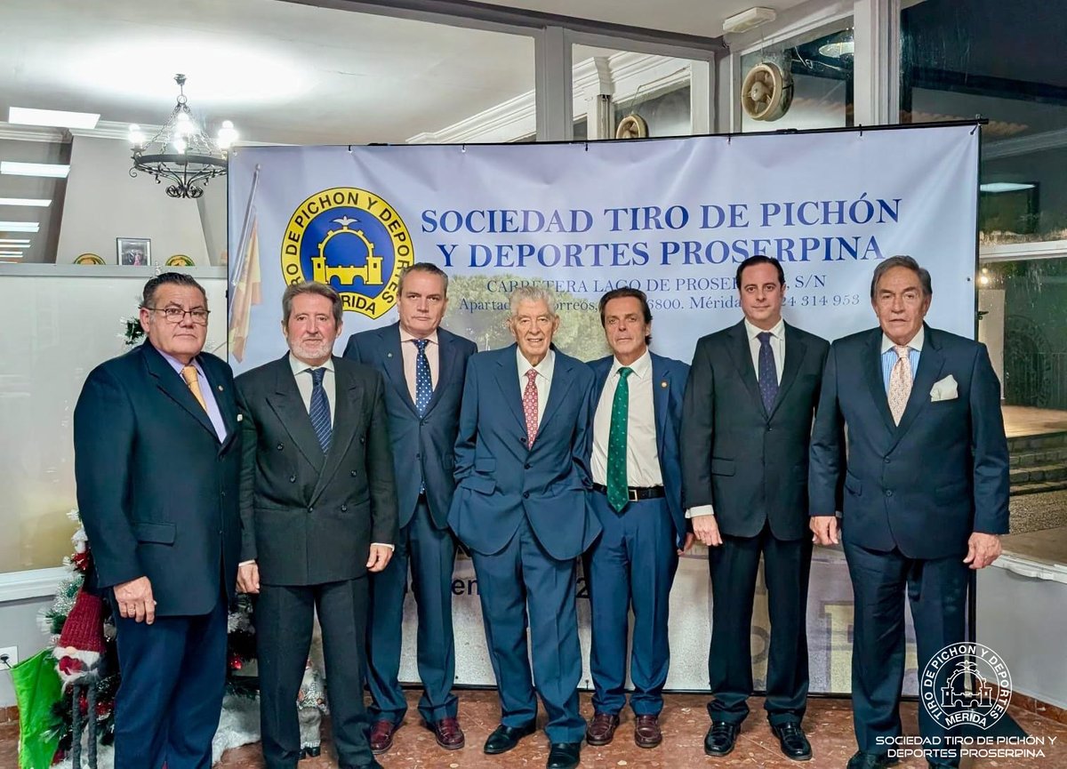 eltiromerida's tweet photo. 📸 28 de Noviembre de 2025 🟡🔵

🥂 Conmemoración 70 Aniversario🍾

🔝1955-2025

👏 Continuamos haciendo Sociedad ‼️

📌 @eltiromerida https://t.co/dFsrXGRzEy