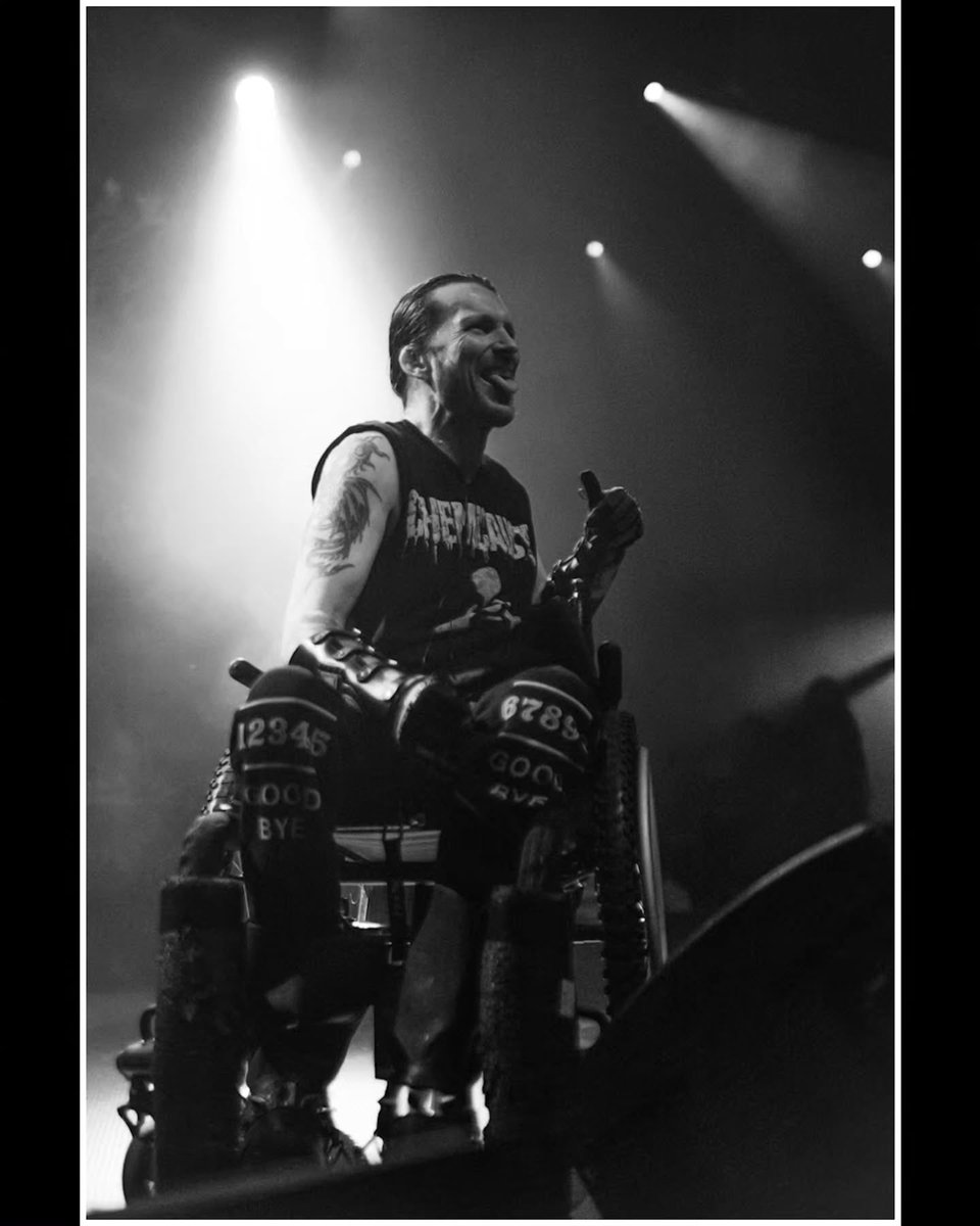 JeffBecerra's tweet image. Warsaw!!!! #possessed #jeffbecerra