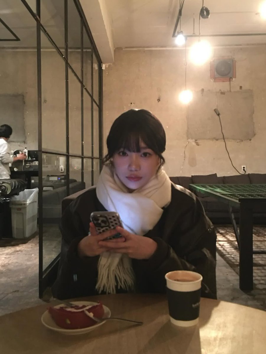 myfirstS2's tweet image. 이런 여자 친구 없어서 울었다... 하