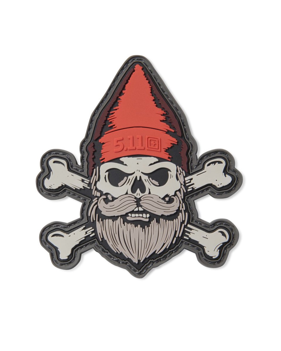 PATCH_EX_JAPAN's tweet image. 【DEFENDER PATCH】💀
スカル＆クロスボーンにノームを融合した異色のタクティカルパッチ。
立体PVCの厚みとレッドキャップのコントラストが映える。
“守護”と“遊び心”を両立した一枚。

#511tactical
#lastgear
#patchex
#貼魂