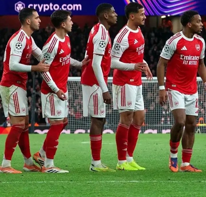 Arsenal never formed their normal wall when they were taking all their set piece yesterday.

Why ??