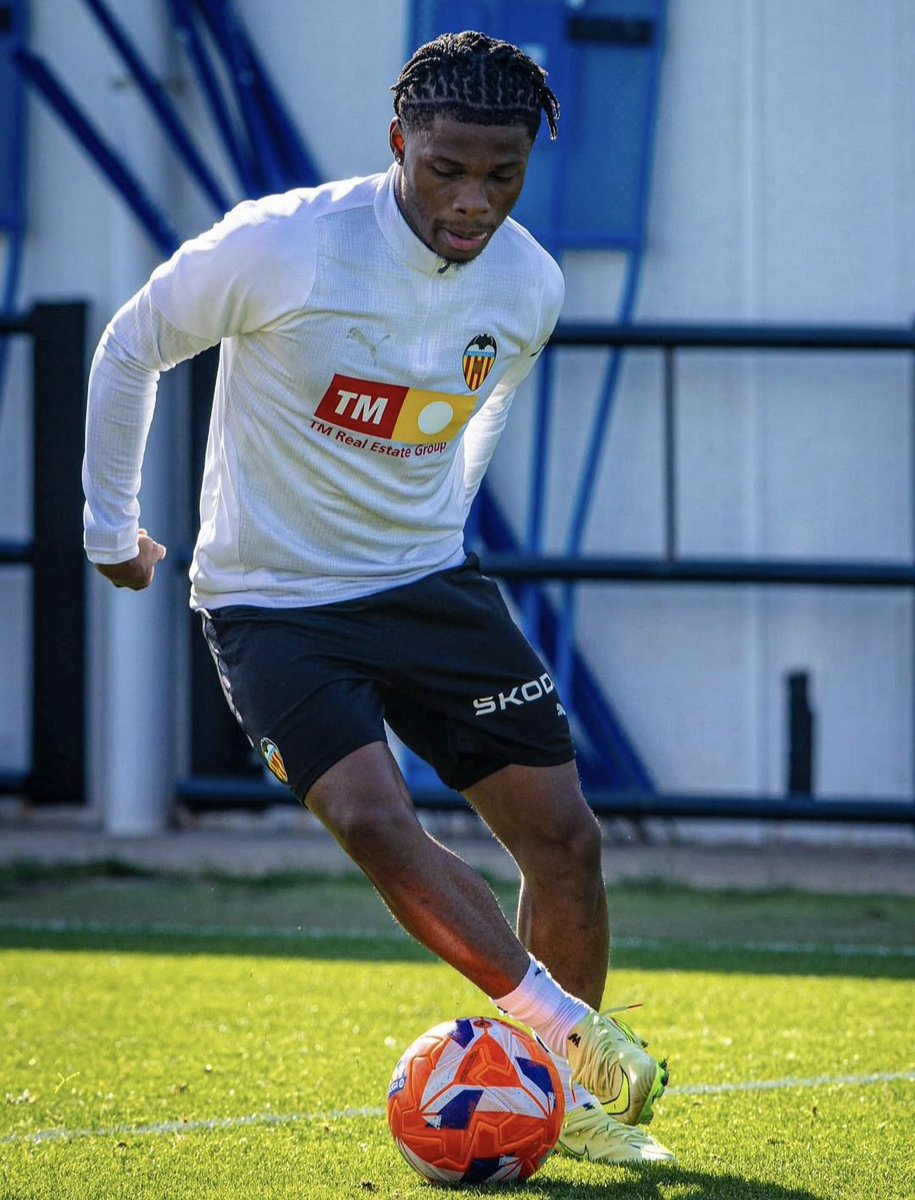 🦇 INFO #ValenciaCF

🚨 Largie Ramazani no está al 100% todavía, de ahí su baja para Vallecas.

😬 Si tenía buenas sensaciones esta semana iba a entrar como os dijimos, pero no ha podido completar varias sesiones.

👀 Corberán ha decidido no arriesgar con él.

<a href="/elchiringuitotv/">El Chiringuito TV</a>