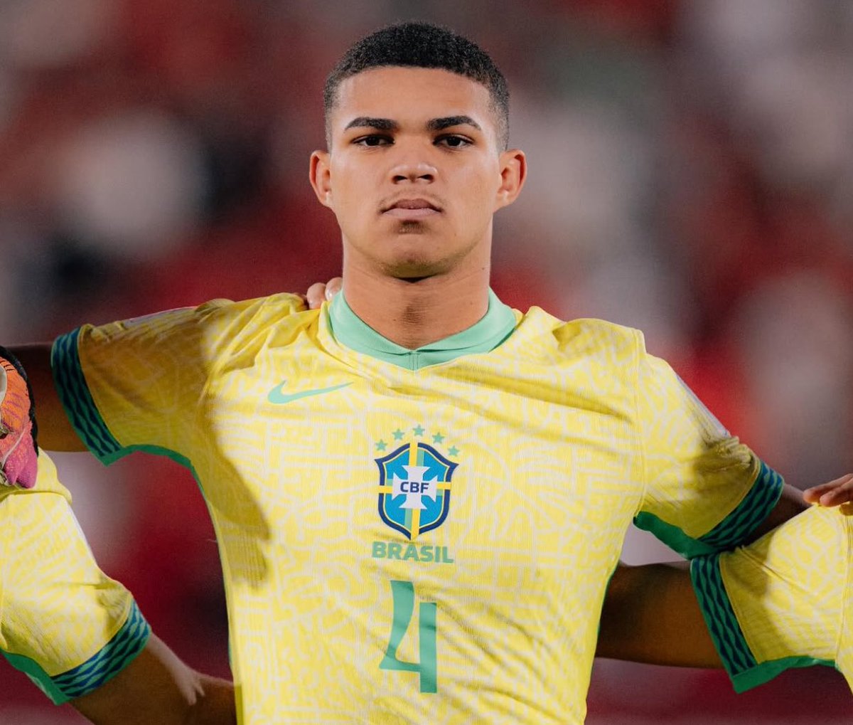 mufcMPB's tweet image. 🚨 JUST IN:

Manchester United and Chelsea have both begun negotiations to sign 17-year-old Grêmio centre-back Luis Eduardo. Both clubs are expected to make offers in the coming weeks. #MUFC [@diarioas via @Sport_Witness]