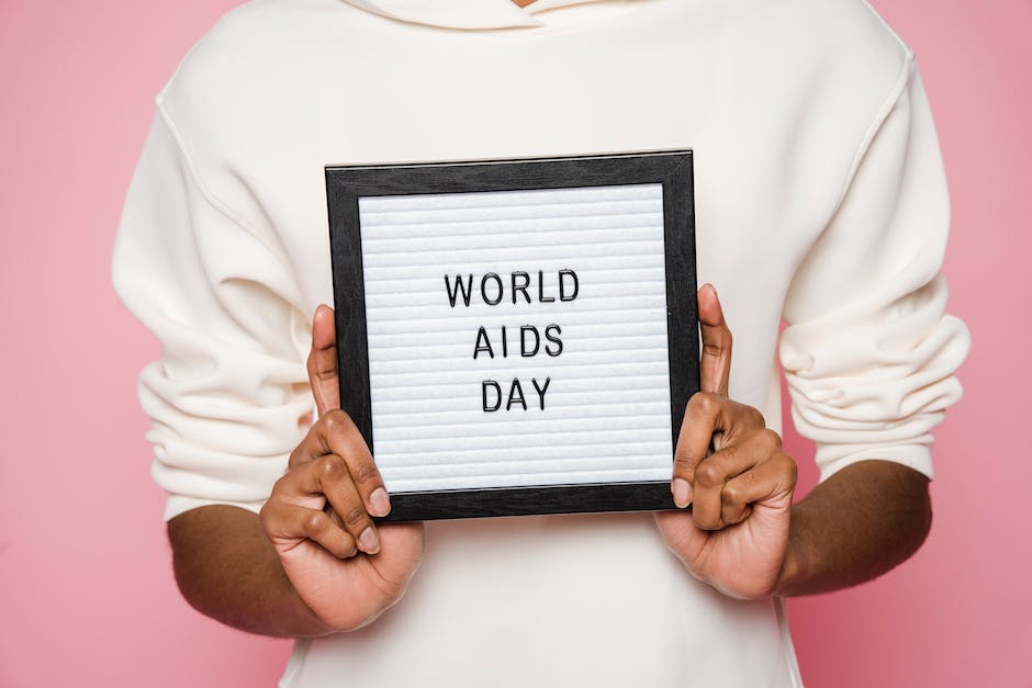 OUFreeLearning's tweet image. Today is #WorldAIDSDay, a day designed to show support for people living with #HIV and to commemorate people who have died.

To support this, we have produced various FREE resources that you can access to learn more about HIV and AIDS:

open.edu/openlearn/body…