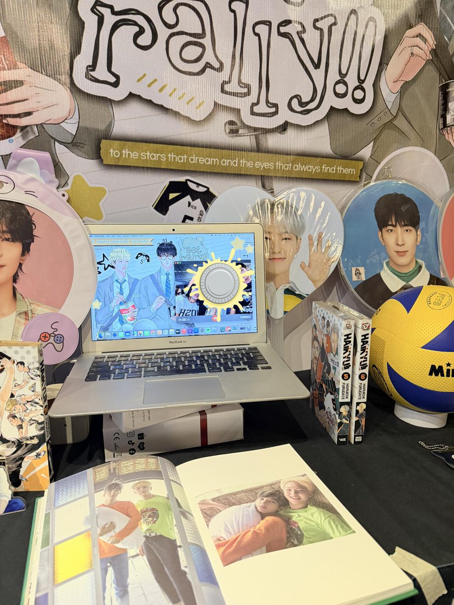 chewsnotsoon's tweet photo. Finally, the plan paid off — so happy with how everything turned out! Hope you guys had fun, and super thankful for all the freebies, sponsors, and merchants! 💛💜

P.S. Kung sino man po nakakuha ng heart Hoshi picket… miss ko na po siya huhu jk :) hope u love it

#StarSetRally https://t.co/8x8qqdD2Y7