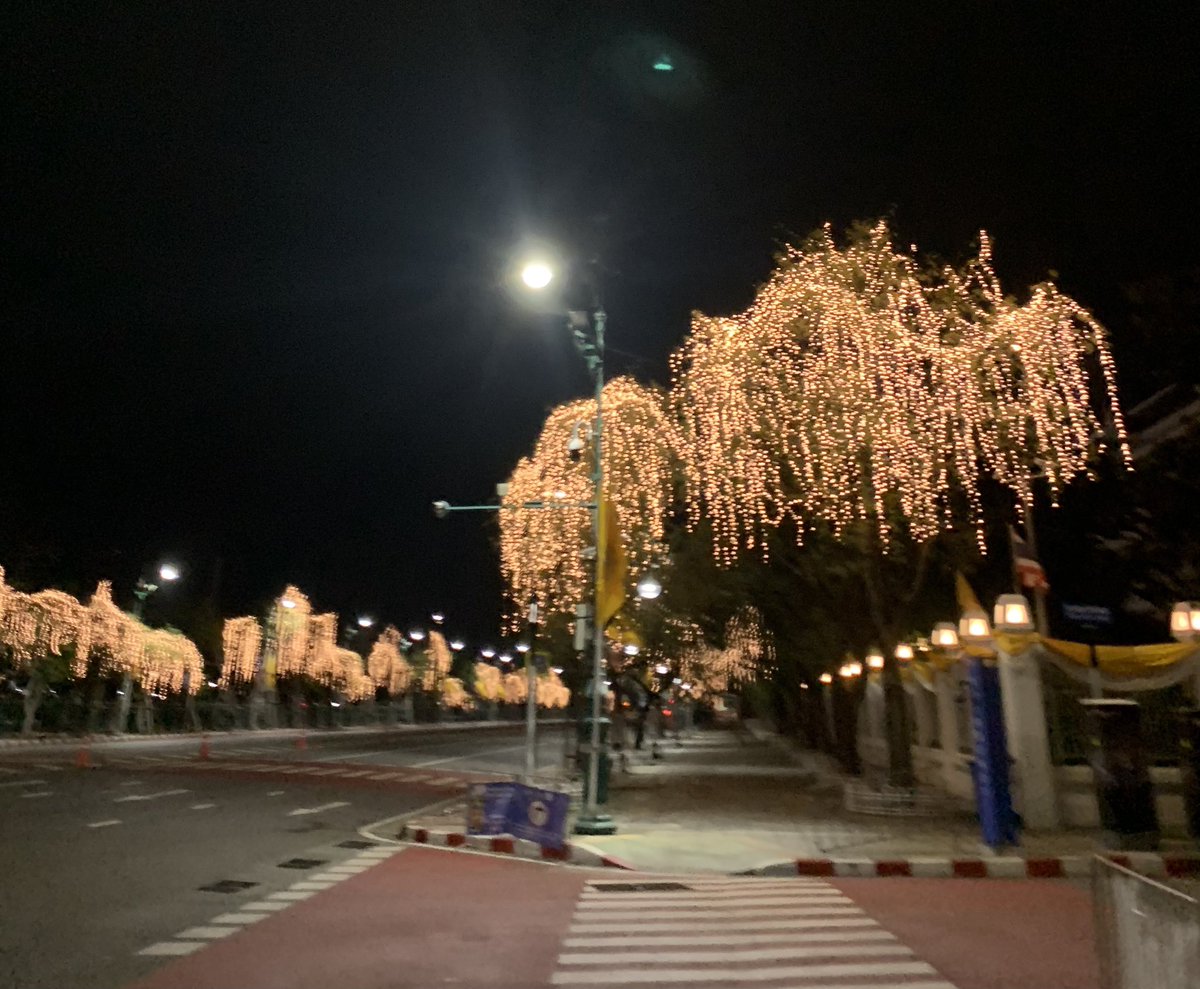 runkun_dayz's tweet image. ไปตอนดึกหน่อยไม่มีทั้งคนไม่มีทั้งรถเงียบสงบแต่ไม่อันตราย