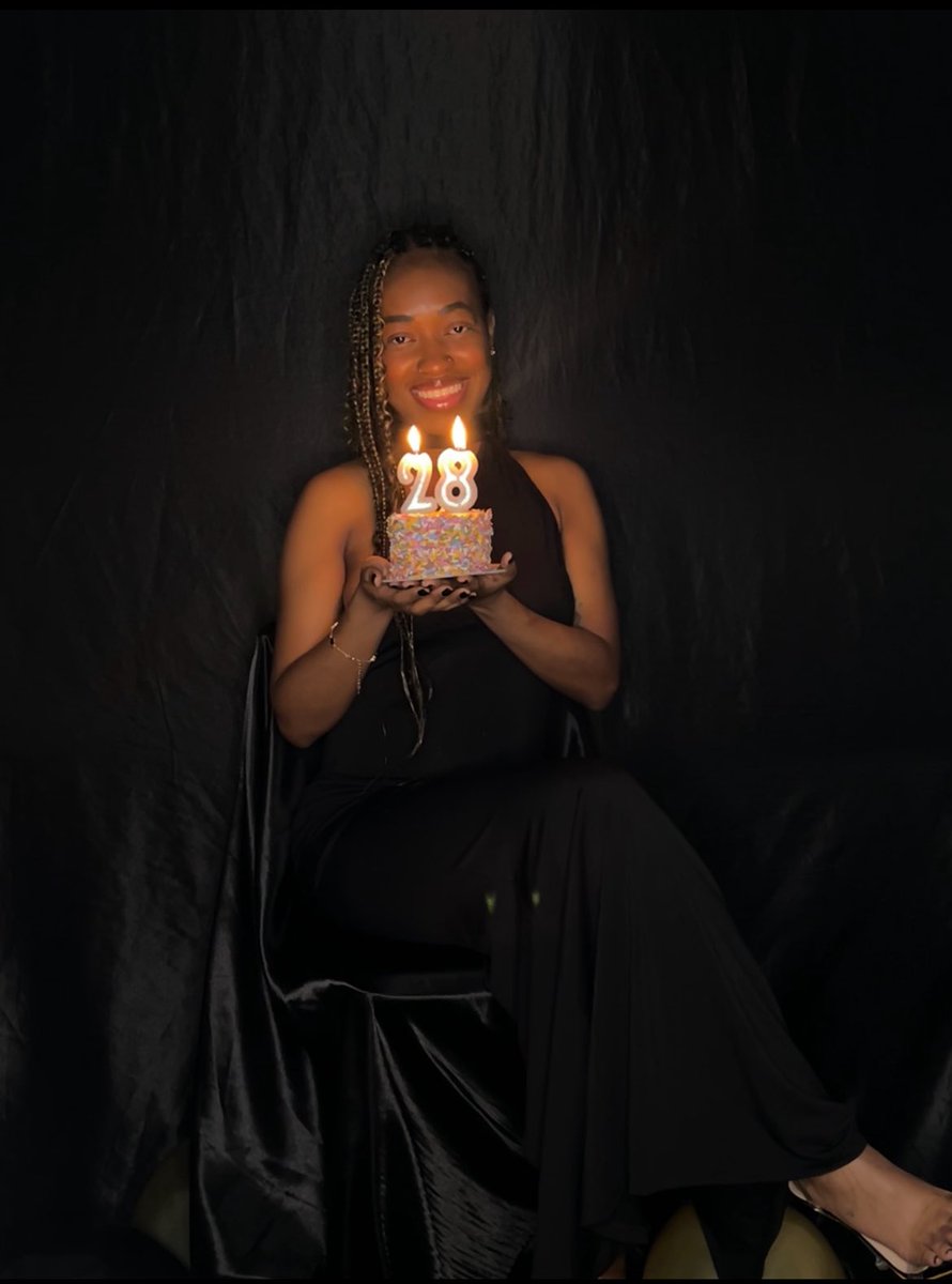 Jayque_Monroe's tweet photo. 𝟤𝟪 | 𝒜𝓃𝑜𝓉𝒽𝑒𝓇 𝓎𝑒𝒶𝓇 𝓉𝑜 𝒸𝑜𝓃𝓉𝒾𝓃𝓊𝑒 𝒻𝓁𝑜𝓊𝓇𝒾𝓈𝒽𝒾𝓃𝑔 🌹
#Sagittarius #December1st #SagittariusSeason https://t.co/1GsGe0UjS5