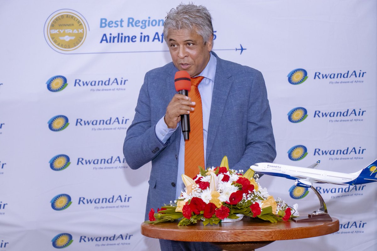 RwandAir tweet media