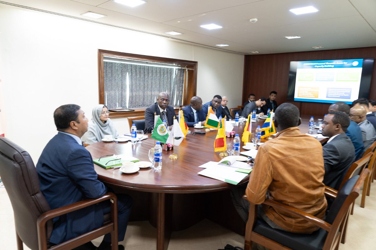 OIC_COMSTECH's tweet image. CG chaired a meeting of COMSTECH National Focal Points from 🇧🇯 🇨🇲 🇬🇦 🇨🇮 🇸🇳 to enhance cooperation in science &amp;amp; technology. COMSTECH officials presented key programmes, capacity-building initiatives &amp;amp; opportunities for OIC Member &amp;amp; Observer States, especially in Africa.
@OIC_OCI