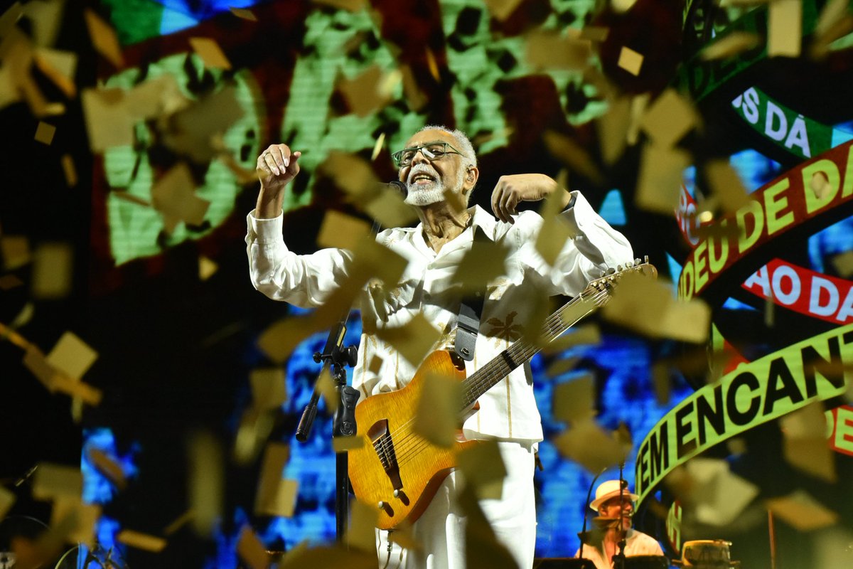 gilbertogil's tweet image. Recife, obrigado pelo carinho de sempre!

Resumo de novembro: turnê #TempoRei no nordeste, COP30, posse da Ana Maria Gonçalves na @abletras , @EarthshotPrize , encontros com amigos queridos e tantos outros assuntos

#EquipeGil 

Foto: Felipe Maior
