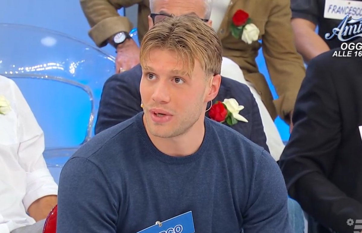 Maria: "#Marco tu sei il ragazzo più complicato che ho visto..." #Sara: "A chi poteva capità!?!?!" #Maria: "Marco fai tutto tu, come il criceto fai il giro della ruota!" 🤣🤣✈️👏 #uominiedonne