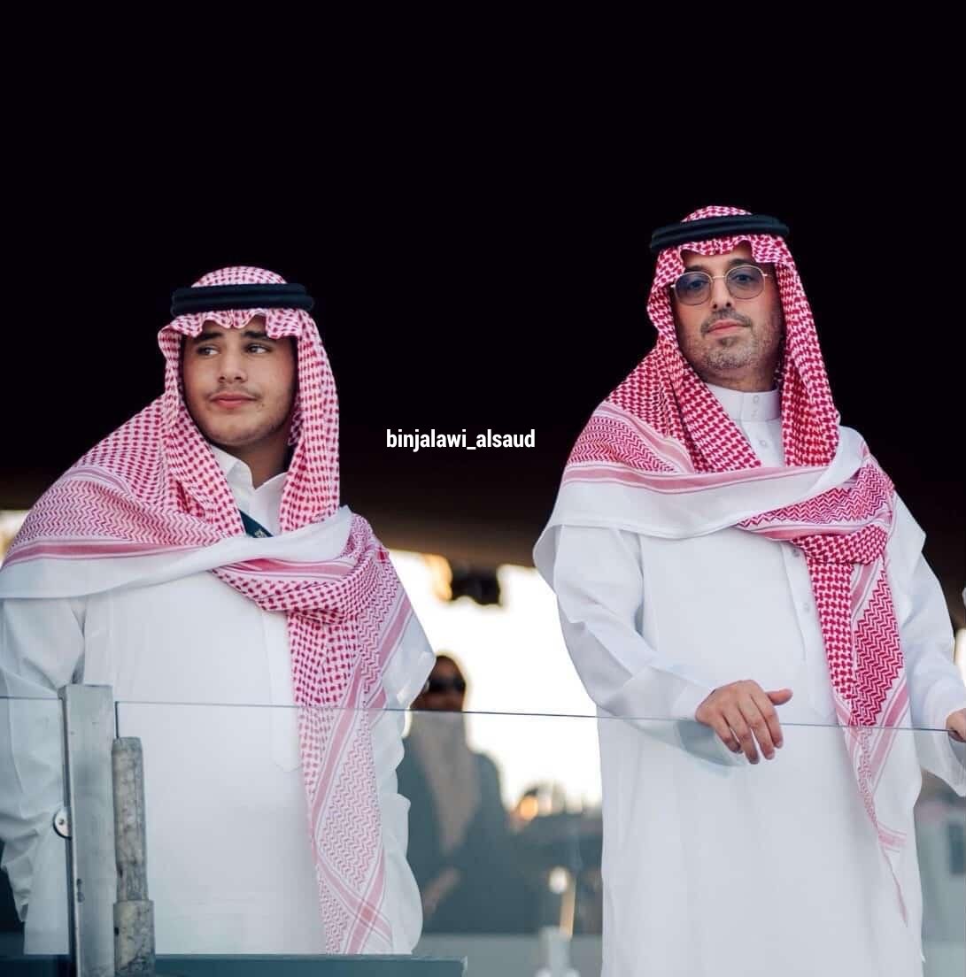 سمو الأمير سعود بن عبدالله بن منصور بن عبدالله بن جلوي محافظ جدة 
• سمو الأمير تركي بن عبدالعزيز بن تركي بن فيصل بن تركي بن عبدالعزيز ~ حفظهم الله ~

#بن_جلوي #آل_سعود #السعودية #المملكه #الامير #ال_جلوي #تويتر #الرياض #جلوي