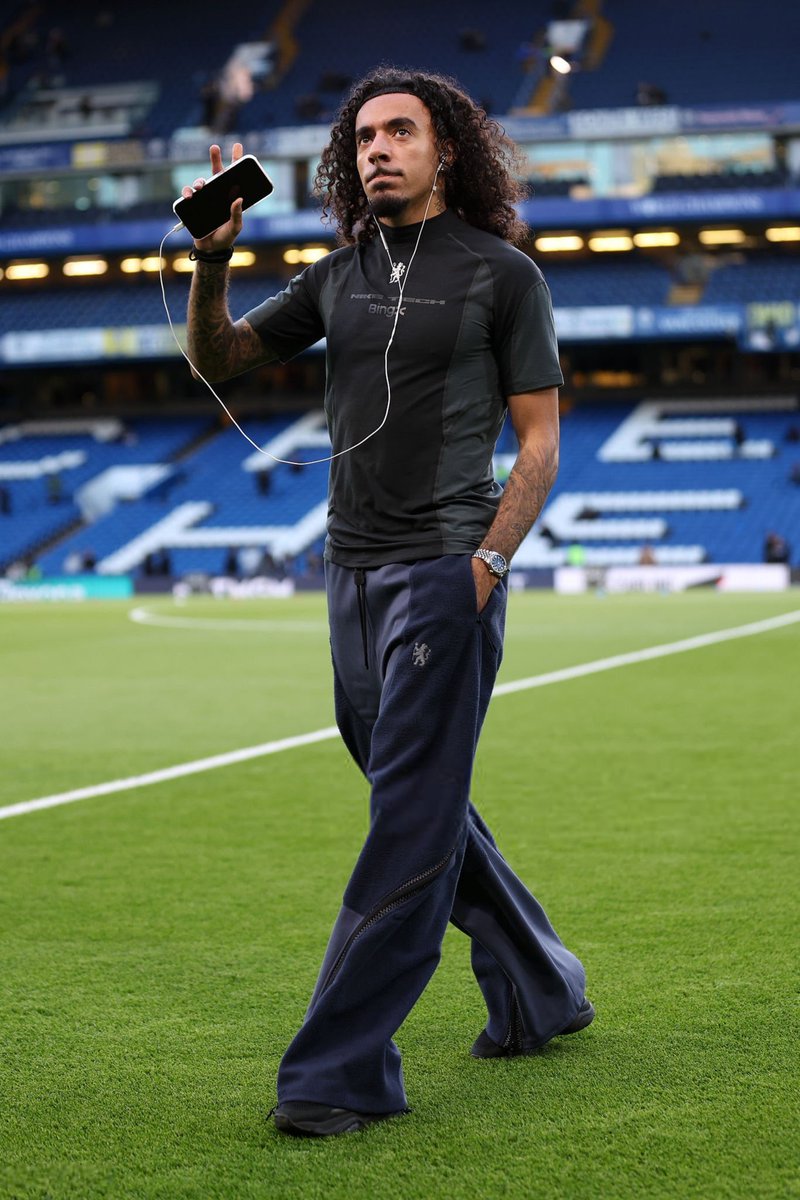 NoteSphere's tweet image. Chelsea players reported for London derby in a very clean Nike Tech Boreas.