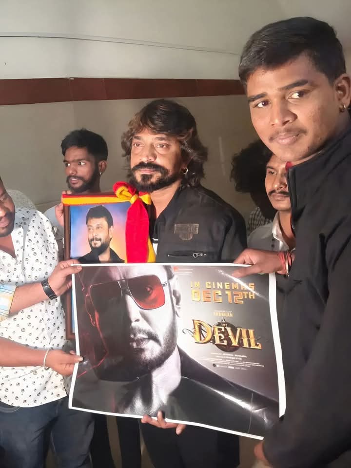 _dboss_fan's tweet image. 𝐓𝐡𝐞 𝐝𝐞𝐯𝐢𝐥 𝐢𝐧 𝐭𝐡𝐞𝐚𝐭𝐫𝐞𝐬 𝐟𝐫𝐨𝐦 𝐃𝐞𝐜𝐞𝐦𝐛𝐞𝐫 𝟏𝟏𝐭𝐡 ❤️‍🔥💥
#TheDevil Trailer Drops Dec 5th, 10:05 AM.🔥

#DBoss #DBossForever #BossOfSandalwood @dasadarshan