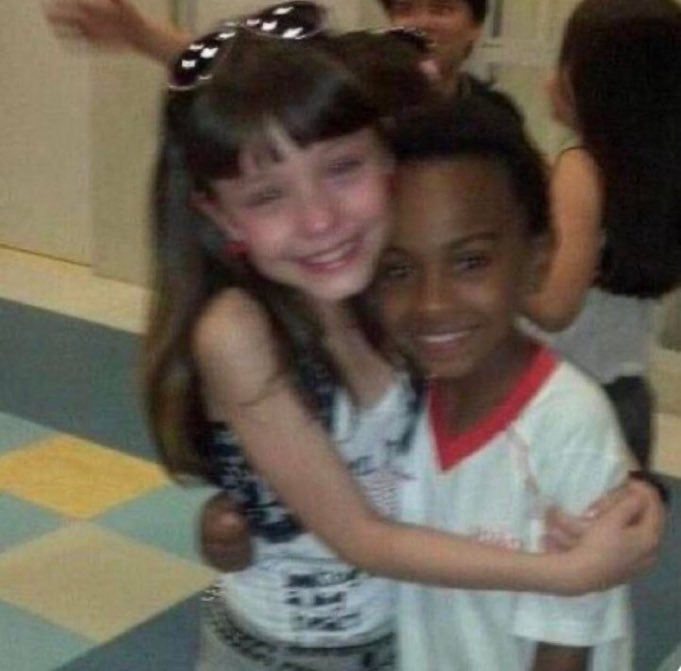 sapcdamie's tweet image. acho LINDO o desempenho e a união das lésbicas quando o assunto é divulgar série e novela com algo sáfico, não é da sua língua? fazemos legendas, não consegue encontrar em lugar nenhum? temos drive, a qualidade tá ruim? nós melhoramos, não quer assistir tudo? temos cenas no yt