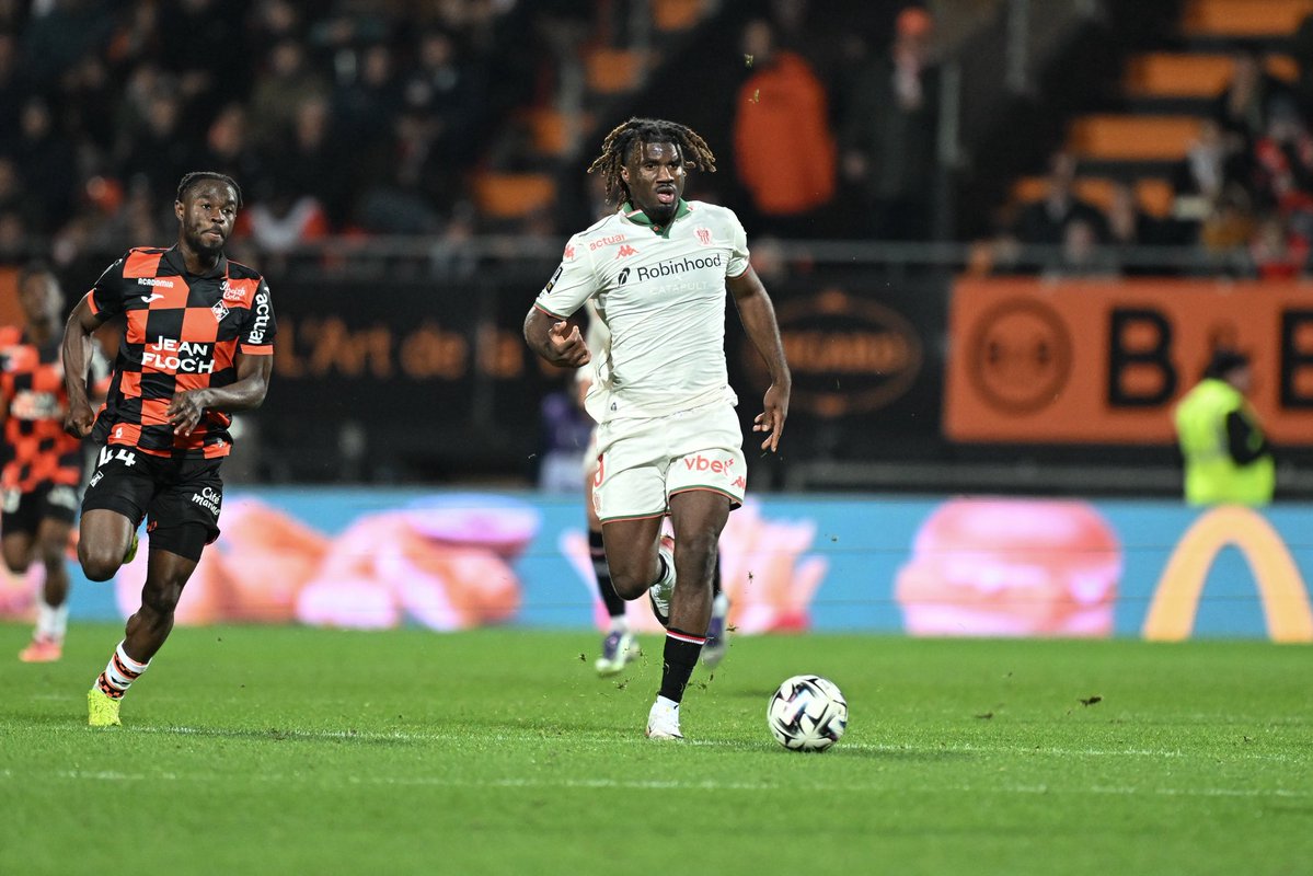 _BeFootball's tweet image. 🚨💣😱 𝗦𝗨𝗥𝗥𝗘́𝗔𝗟𝗜𝗦𝗧𝗘 !!! 𝗧𝗘𝗥𝗘𝗠 𝗠𝗢𝗙𝗙𝗜 🇳🇬 𝗘𝗧 𝗝𝗘́𝗥𝗘́𝗠𝗜𝗘 𝗕𝗢𝗚𝗔 🇨🇮 𝗢𝗡𝗧 𝗘́𝗧𝗘́ 𝗙𝗥𝗔𝗣𝗣𝗘́𝗦 𝗣𝗔𝗥 𝗗𝗘𝗦 𝗦𝗨𝗣𝗣𝗢𝗥𝗧𝗘𝗥𝗦 𝗗𝗘 𝗡𝗜𝗖𝗘 𝗛𝗜𝗘𝗥 𝗦𝗢𝗜𝗥 (lisez bien tout c’est juste lunaire) !!!!! 😳🥊

Les joueurs étaient attendus par…