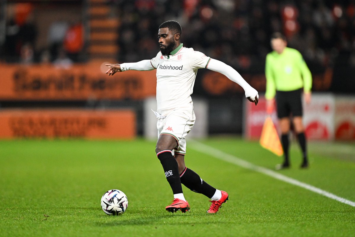 _BeFootball's tweet image. 🚨💣😱 𝗦𝗨𝗥𝗥𝗘́𝗔𝗟𝗜𝗦𝗧𝗘 !!! 𝗧𝗘𝗥𝗘𝗠 𝗠𝗢𝗙𝗙𝗜 🇳🇬 𝗘𝗧 𝗝𝗘́𝗥𝗘́𝗠𝗜𝗘 𝗕𝗢𝗚𝗔 🇨🇮 𝗢𝗡𝗧 𝗘́𝗧𝗘́ 𝗙𝗥𝗔𝗣𝗣𝗘́𝗦 𝗣𝗔𝗥 𝗗𝗘𝗦 𝗦𝗨𝗣𝗣𝗢𝗥𝗧𝗘𝗥𝗦 𝗗𝗘 𝗡𝗜𝗖𝗘 𝗛𝗜𝗘𝗥 𝗦𝗢𝗜𝗥 (lisez bien tout c’est juste lunaire) !!!!! 😳🥊

Les joueurs étaient attendus par…