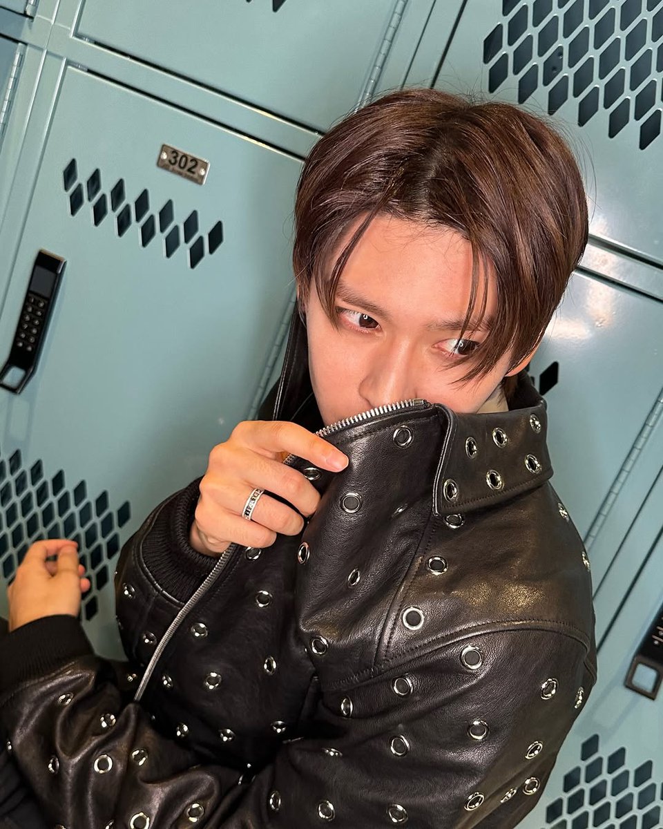timetoES's tweet photo. 241201 riize_official instagram
MMA2024🏆🧡

#라이즈 #RIIZE #은석 #EUNSEOK https://t.co/rywfLQnKba