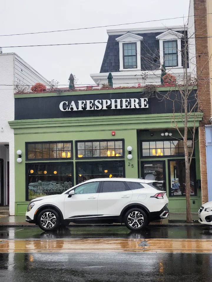 Savannah_0611's tweet image. From my photos...Windows in Media, PA #AlphabetChallenge #WeekWforWindows