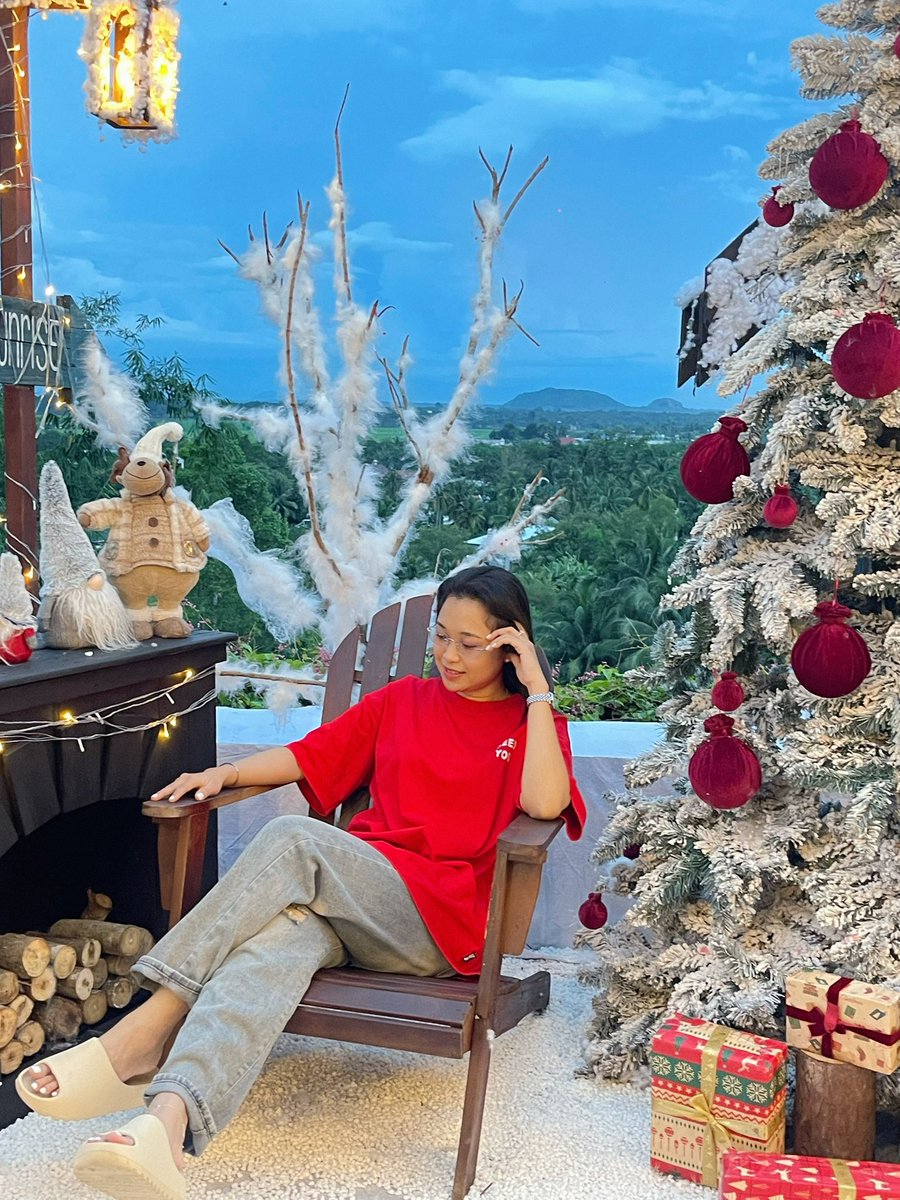 Miu_Tran99's tweet photo. 𝙺𝚑ô𝚗𝚐 𝚔𝚑í 𝚖ù𝚊 𝚗à𝚢 𝚍ễ 𝚌𝚑ị𝚞 𝚚𝚞á☺️
#hi~December🫶🏻 https://t.co/usWr6xIMRh