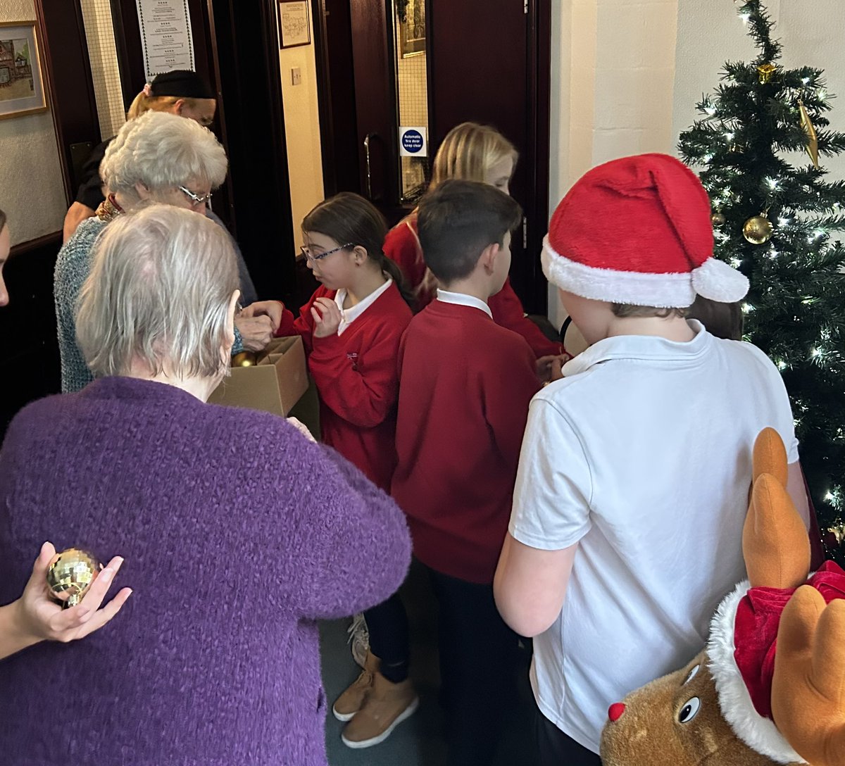 HMillSchool's tweet photo. Our Team 6 Intergenerational Ambassadors made us very proud today in their first visit to Heathercliffe! #higherorlower https://t.co/cetIjiWO2s
