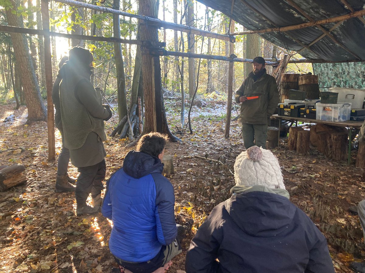 It’s training time again at Spirited Adventure❄️🌲 We had the absolute privilege of hosting an IOL Bushcraft Professional Practice Group Competency Award, delivered by the incredible Davie from Woodland Ways #Brumhour #Bridgnorthhour #Telfordhour #Worcestershire #Bromsgrovehour