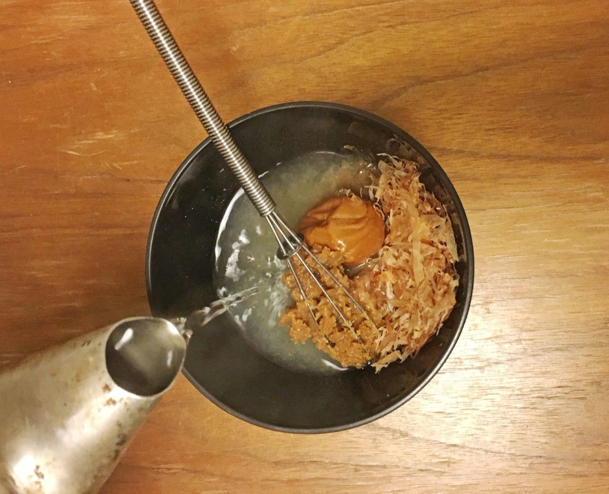 youpouch's tweet image. 【激ウマ簡単レシピ】Twitterで話題の「梅味噌汁」はお手軽なのに疲労回復効果抜群だよ〜っ！ 暑い日にもおすすめですっ♪ 
youpouch.com/2016/05/28/358…