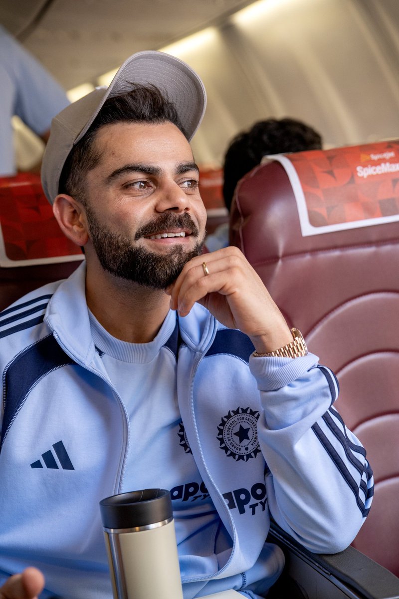 New travelling kit looks so so good on Virat Kohli🔥❤️