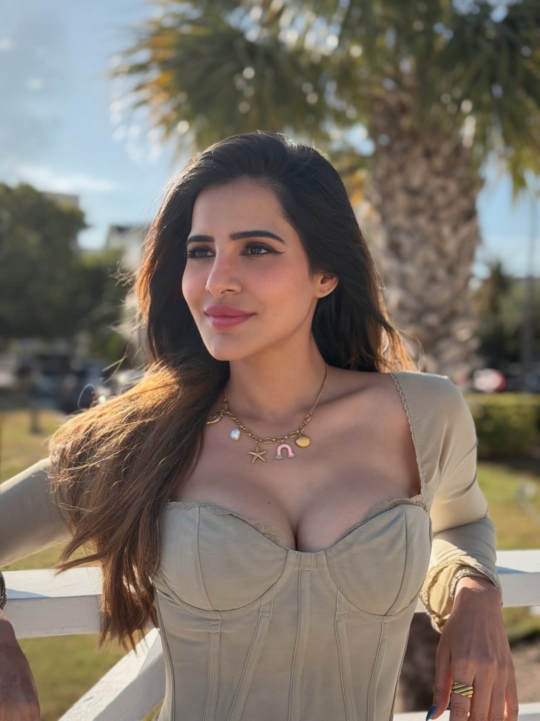 G7F2L1sbsAEzIgw?format=jpg&name=large