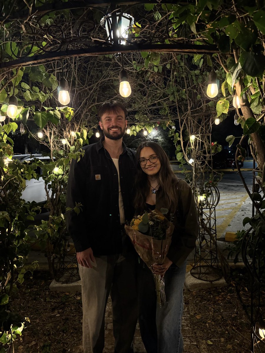 lauren 🪐 tweet media