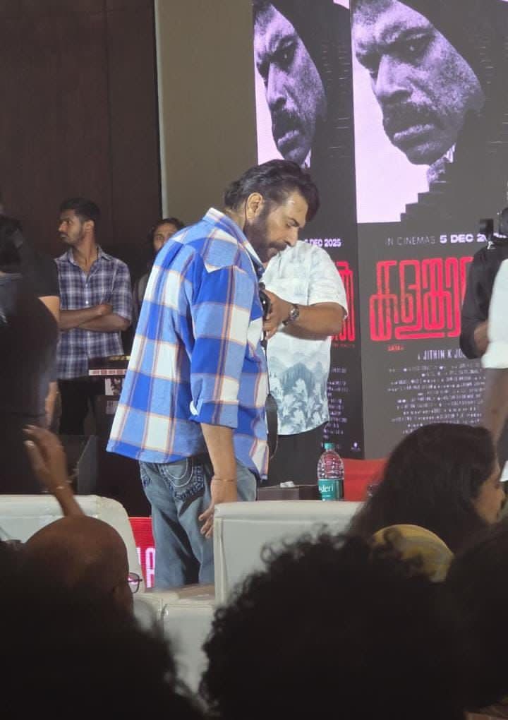 MegastarUpdatez's tweet photo. @mammukka Today #Kalamkaval Pre Release Event, 🥰
#Kalamkaval World Wide Grand Releasing on December 5th, ⏳
#Mammootty
#Kalamkaval || #Vinayakan || #JithinKJose || #MammoottyKampany || #BookingOpened https://t.co/D73eGkj1jq
