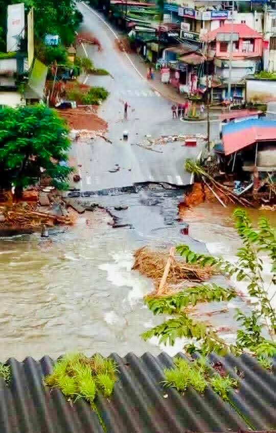 Chulaka16's tweet photo. As of now, well over 300 dead, thousands missing, and millions are suffering. Entire communities are without water, electricity or safe shelter.

Our people need urgent help. Please consider reaching out to @RedcrossSriLanka, local relief agencies or other trusted humanitarians https://t.co/cLbYkhneTG