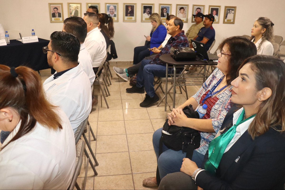En Guaymas, la titular del #IMSSSonora, Dra. Angélica Mariel Martínez, encabezó reunión de la Mesa de Trabajo Subdelegacional de Atención y Diálogo Intersectorial, METSADI. Ahí expuso a los sectores productivos las oportunidades de empleo para médicos especialistas en Guaymas.