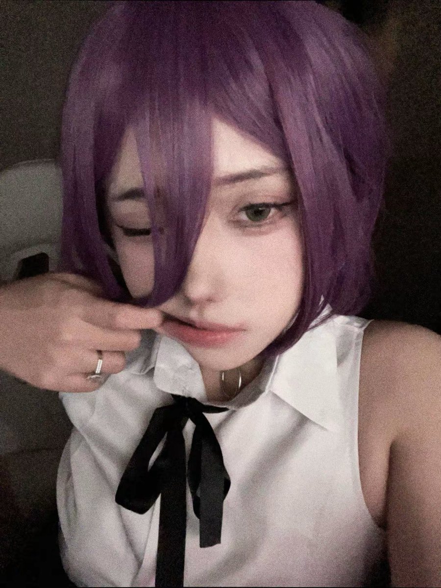 aveIIy's tweet image. cosplay                 vs              daily