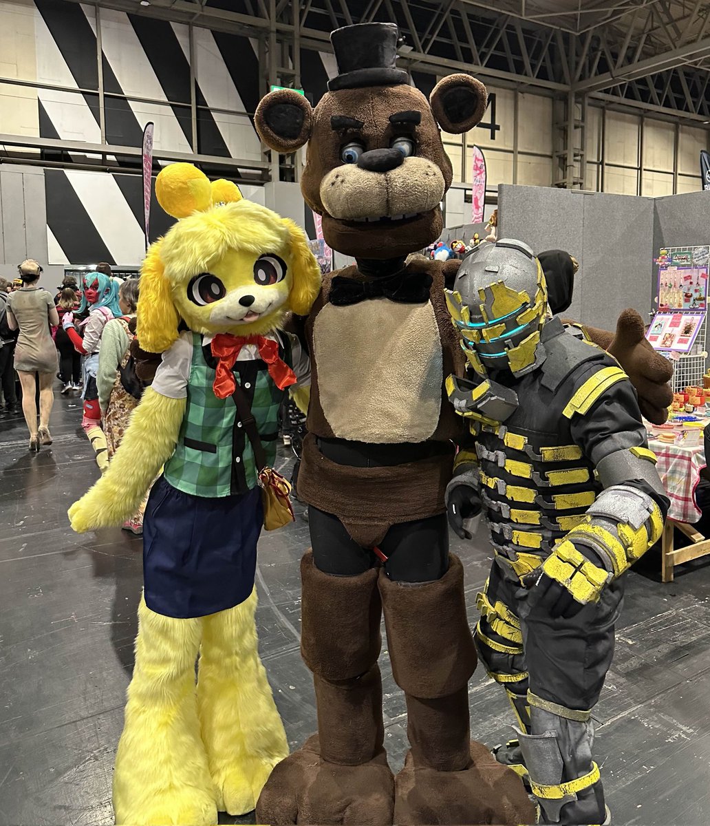 ▪︎Cosplay Mutt▪︎🔜CFZ tweet media