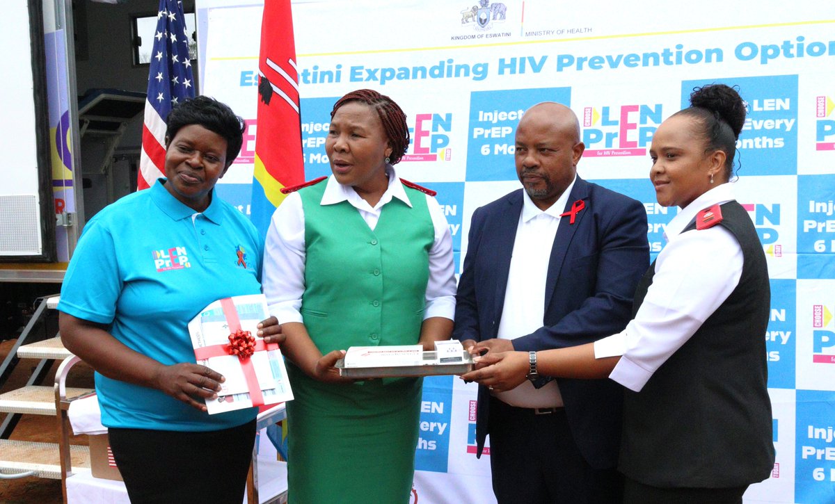 MoH_Eswatini's tweet image. 𝗘𝘀𝘄𝗮𝘁𝗶𝗻𝗶 𝗥𝗼𝗹𝗹𝘀 𝗢𝘂𝘁 𝗟𝗘𝗡
The Kingdom of Eswatini has once again made history in the AIDS response, being the first country to roll out Lenacapavir after its launch today by Prime Minister @RussellMDlamini during the World AIDS Day commemoraiton.
#WorldAIDSDay2025