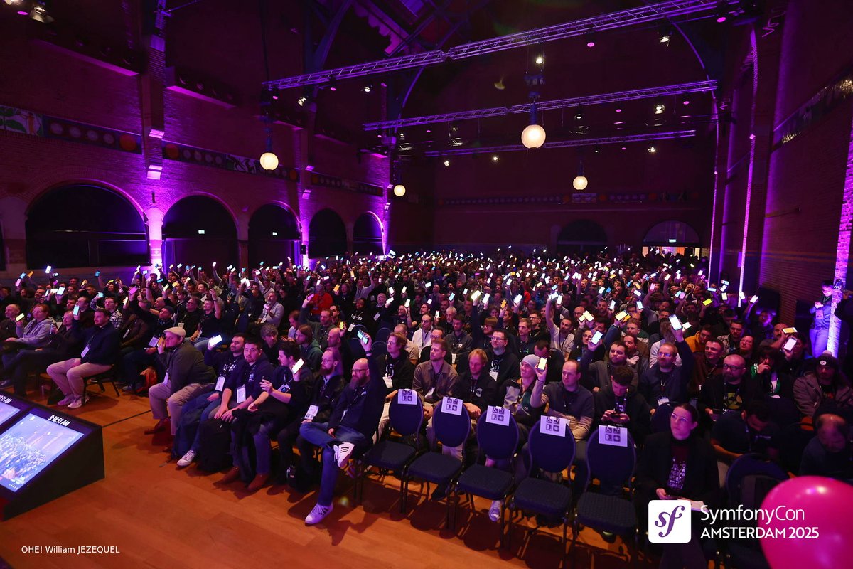 upsundotcom's tweet image. SymfonyCon Amsterdam was incredible. 💙 Great talks, great people, great energy. Thanks to everyone who joined our sessions or stopped by the booth. Until next time @symfony. ☁️✨ 
#SymfonyCon #Upsun