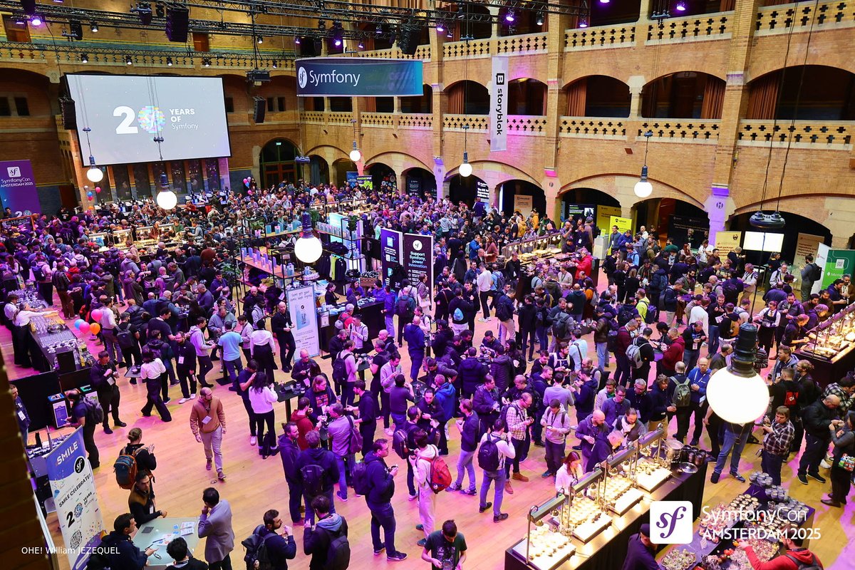 upsundotcom's tweet image. SymfonyCon Amsterdam was incredible. 💙 Great talks, great people, great energy. Thanks to everyone who joined our sessions or stopped by the booth. Until next time @symfony. ☁️✨ 
#SymfonyCon #Upsun