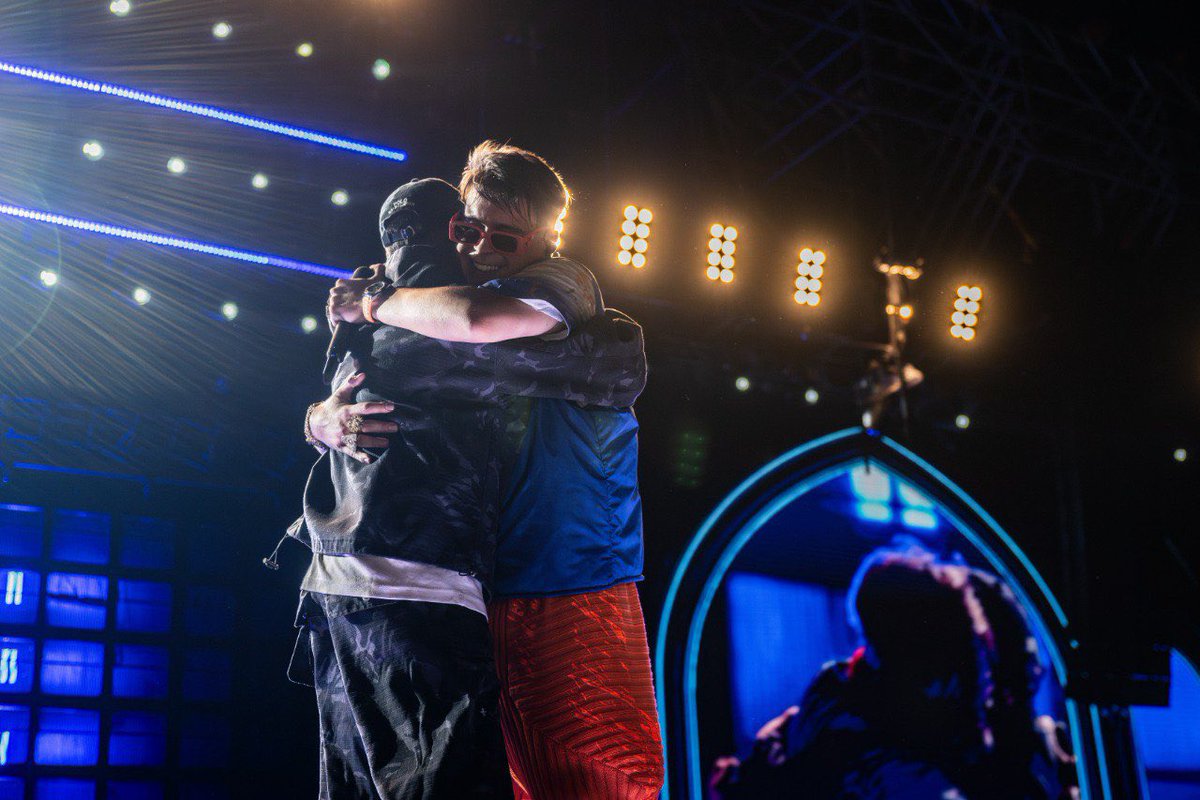 SponsorDiosOK's tweet photo. Cómo que es lunes si yo todavía sigo en el viernes? 🤯Q locura de show, q emoción cantar tantas canciones q nunca sonaron en vivo pero ustedes se encargaron de q se escuchen por todo BsAs! MUCHAS GRACIAS POR ESTAS AHI SIEMPRE EN CADA SHOW, EN CADA LANZAMIENTO, TODOS LOS DIAS!🧡 https://t.co/uPvNPAlHho