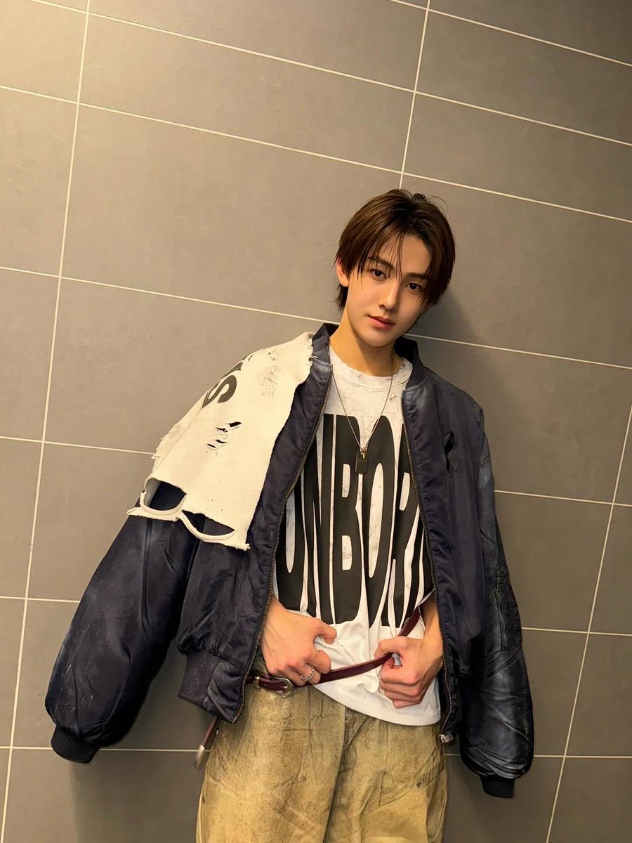 cortis_ph5's tweet image. 📝[Seonghyeon Instagram Update]🎨

💬
hoodie moodie
#cortis  #코르티스 #COER #코어