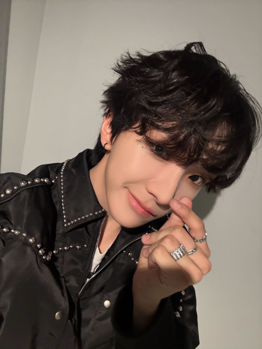 timetoBND's tweet image. 241202
운학 위버스 포스트

📎 weverse.io/boynextdoor/ar…

#BOYNEXTDOOR #보이넥스트도어 #BND #운학 #WOONHAK