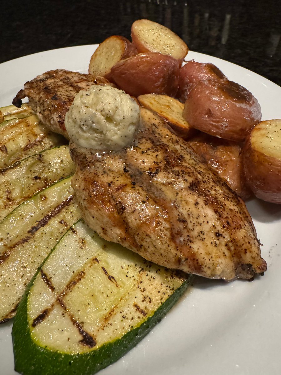 Rivals Sports Grille tweet media